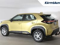 Käytetty Toyota Yaris Hybrid Active 116 HP (85 kW) 2024 Keltainen