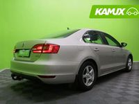 Käytetty VW Jetta Comfortline 105 HP (77 kW) 2014 Hopea / harmaa Sedan