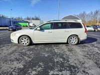 käytetty Volvo V70 1,6D DRIVe - 3kk lyhennysvapaa - Tyylikäs hyvällä huoltohistorialla! *Polttoainekäyttöinen lisälämmitin* Sähkötoiminen takaluukku* Automaattinen ilmastointi* Vakionopeudensäädin*