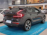 Käytetty Volvo EC40 Performance 325 kW (442 HP) 2025 Musta Katumaasturi