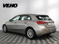 Käytetty Mercedes A180 Business 136 HP (100 kW) 2019 Harmaa Viistoperä