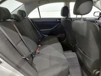 Käytetty Toyota Avensis Terra 110 HP (80 kW) 2005 Hopea Sedan