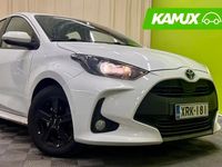 Käytetty Toyota Yaris Hybrid Active 116 HP (85 kW) 2022 Valkoinen Sedan