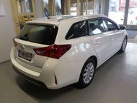 käytetty Toyota Auris Touring Sports 1,4 D-4D DPF Active * MERKKIHUOLLETTU / SIISTI KUNTO / PERUUTUSKAMERA / AUT.ILMASTOINTI *