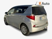 Käytetty Toyota Verso-S Sol 98 HP (72 kW) 2011 Hopea Tila-auto