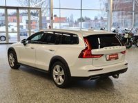 käytetty Volvo V60 CC D4 AWD Momentum aut - 3kk lyhennysvapaa - VoC, Koukku, BLIS, Muistipenkit, Panorama, 360 kamerat, Pilot Assist - Ilmainen kotiintoimitus! - J. autoturva