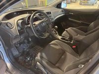 Käytetty Honda Civic 120 HP (88 kW) 2015 Hopea / harmaa Sedan