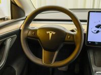 käytetty Tesla Model Y Long Range Dual Motor AWD / 20' Induction / Autopilot / Lämpöpumppu / Musta sisusta / Premium Audio