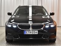 käytetty BMW 320 320 G21 Touring d A Business Sport ** 1-om.Suomi / Sporttipenkit / Hifi / Ratinlämmitin / LED / Lohko / Digimittari **