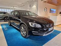 Käytetty Volvo V60 CC Summum 190 HP (139 kW) 2017 Farmari