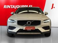 Käytetty Volvo V60 CC 190 HP (139 kW) 2019 Valkoinen Farmari