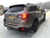 käytetty Subaru Outback 2,5i Active CVT - Mukautuva vak.nop.säädin, Kamerat, 20cm maavara, Vetokoukku yms.!