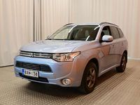 käytetty Mitsubishi Outlander P-HEV ** Sähkönahat / Rockford-äänentoisto / Kamera / Koukku / Xenon **