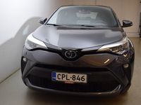 käytetty Toyota C-HR 1,8 Hybrid Active Edition - Esittelyauto! Vapautuu käytöstä toukokuussa, tee kaupat jo nyt! Etusi 2.