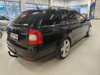 Käytetty Skoda Octavia First Edition 150 HP (110 kW) 2012 Musta Farmari