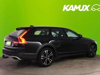 Käytetty Volvo V90 CC Pro 235 HP (172 kW) 2017 Musta Farmari