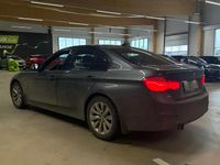 Käytetty BMW 330e M Sport 252 HP (185 kW) 2016 Hopea / harmaa Sedan