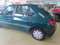 Käytetty Peugeot 306 92 HP (67 kW) 1997 Vihreä Viistoperä