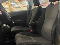 Käytetty Toyota Verso-S Multidrive S 99 HP (72 kW) 2014 Hopea / harmaa Tila-auto