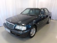 Käytetty Mercedes C240 Classic 170 HP (125 kW) 1998 Musta Sedan