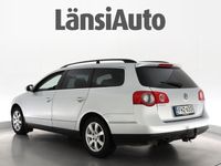 käytetty VW Passat Variant Comfortline 2,0 FSI 110 kW / SUOMI-auto / ** MYYDÄÄN HUUTOKAUPAT.COM **