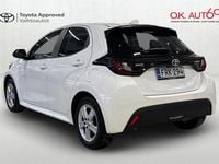Käytetty Toyota Yaris Hybrid Active 116 HP (85 kW) 2022 Valkoinen Viistoperä