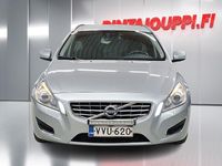 Käytetty Volvo V60 Momentum 114 HP (83 kW) 2011 Harmaa Farmari