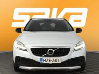 Käytetty Volvo V40 Momentum 190 HP (139 kW) 2017 Viistoperä