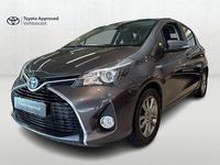 Käytetty Toyota Yaris Active 72 HP (52 kW) 2016 Harmaa Viistoperä