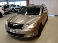 käytetty Skoda Octavia Combi 1,6 TDI Ambiente DSG - #JUURITULLUT #Vakkari #1-omisteinen!