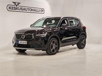 Käytetty Volvo XC40 Plus 163 HP (119 kW) 2023 Musta Katumaasturi