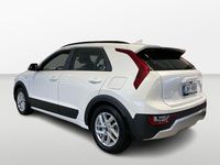 Käytetty Kia Niro LX 140 HP (102 kW) 2024 Valkoinen Katumaasturi