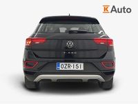 Käytetty VW T-Roc Life 150 HP (110 kW) 2023 Musta Katumaasturi