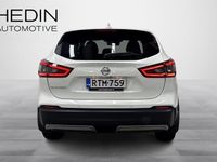 Käytetty Nissan Qashqai N-Connecta 116 HP (85 kW) 2017 Valkoinen Katumaasturi