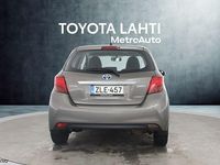 Käytetty Toyota Yaris Active 72 HP (52 kW) 2016 Harmaa Viistoperä