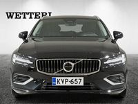 Käytetty Volvo V60 Plus 350 HP (257 kW) 2025 Musta Farmari
