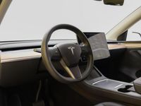 käytetty Tesla Model Y Long Range Dual Motor AWD / AMD Ryzen / Autopilot / Lämpöpumppu / Musta sisusta / Premium Audio / si