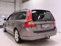 käytetty Volvo V70 D5 Momentum aut - Webasto, Vetokoukku, Navi, Xenon-valot- Parkkitutkat, Vakionopeudensäädin, Osanahkaverhoilu!