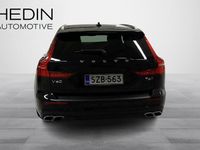 Käytetty Volvo V60 Momentum 340 HP (250 kW) 2020 Musta Farmari