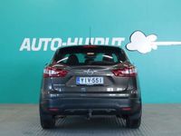 käytetty Nissan Qashqai 1,6L Acenta 5MT. Vak.nop.säädin, Bluetooth, P-tutka, 2alut