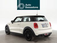 käytetty Mini ONE Hatchback102 hv Business Edition / Pysäköintitutkat / Bluetooth / Lohkolämmitin ++