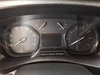 Käytetty Opel Vivaro Comfort 144 HP (105 kW) 2023 Valkoinen Tila-auto