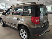 Käytetty Skoda Yeti Active 105 HP (77 kW) 2013 Ruskea Katumaasturi