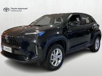 Käytetty Toyota Yaris Cross Active 116 HP (85 kW) 2023 Musta Katumaasturi