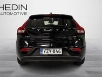 Käytetty Volvo V40 Business Edition 122 HP (89 kW) 2018 Musta Viistoperä