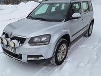Käytetty Skoda Yeti Outdoor Ambition 150 HP (110 kW) 2016 Harmaa Katumaasturi