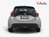 Käytetty Toyota Yaris Hybrid Active 116 HP (85 kW) 2021 Hopea Viistoperä