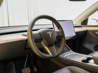 käytetty Tesla Model Y Long Range Dual Motor AWD / MY 2023 / AMD Ryzen / Autopilot / Lämpöpumppu / Lasi