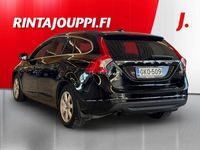Käytetty Volvo V60 Momentum 114 HP (83 kW) 2012 Musta Farmari