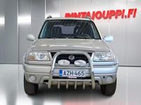 Käytetty Suzuki Grand Vitara 128 HP (94 kW) 2003 Hopea Katumaasturi
